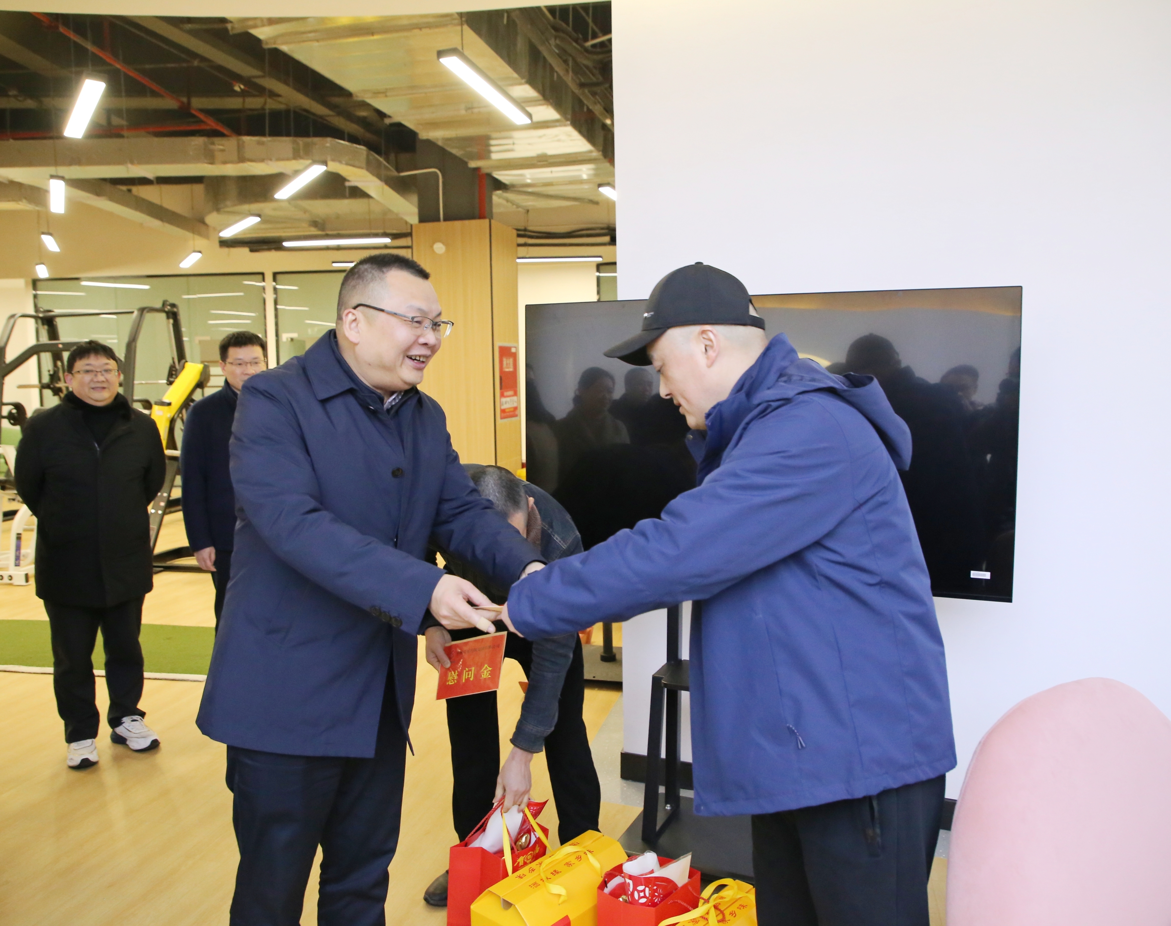 市國資委黨委副書記、主任杜磊一行到西南醫(yī)投集團開展新春慰問及參觀調研